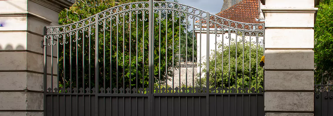 Wooden Swing Gate Repair in Montreal, QC
